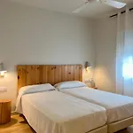 & Restaurant Figueres Parc 2* Los Hostalets de Llers