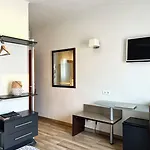 & Restaurant Figueres Parc Hotel Los Hostalets de Llers