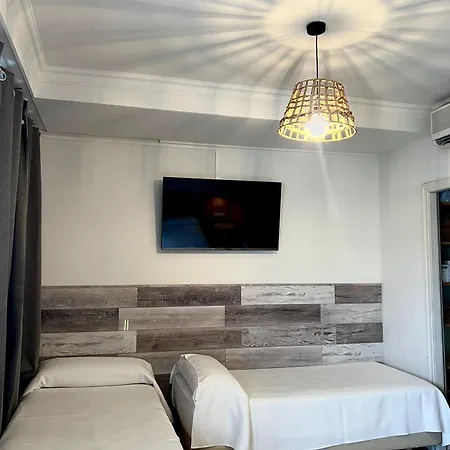 & Restaurant Figueres Parc Отель Эльс-Осталетс