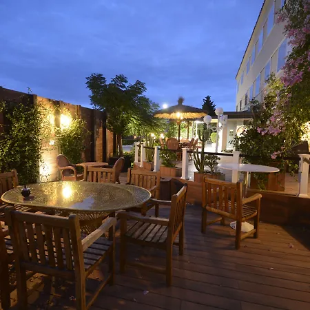 & Restaurant Figueres Parc 2*