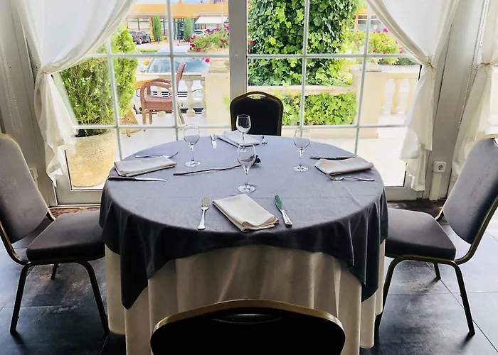Hotel&restaurant Figueres Parc 2* Los Hostalets de Llers