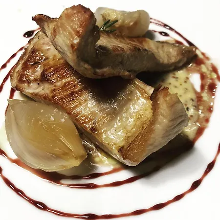 & Restaurant Figueres Parc 酒店 2*