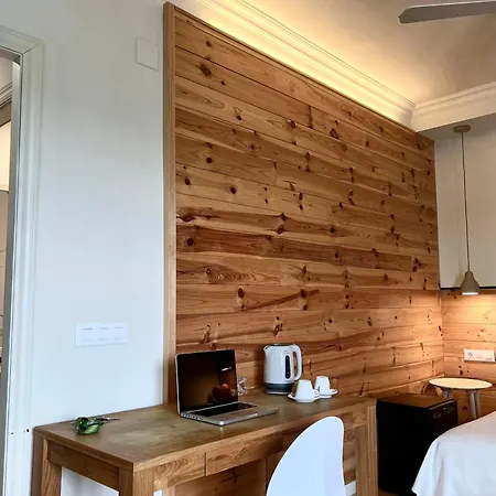 & Restaurant Figueres Parc 2*