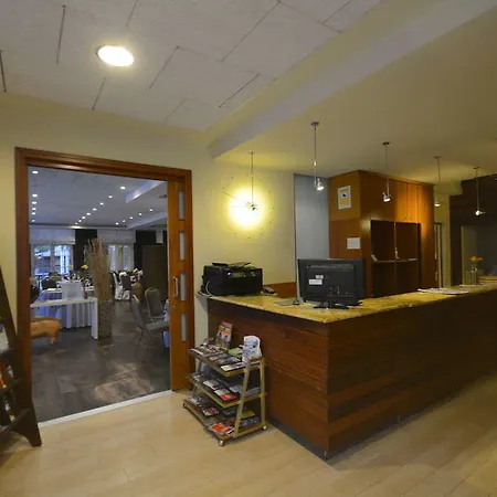 & Restaurant Figueres Parc 2*