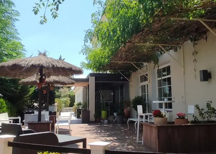 ホテル & Restaurant Figueres Parc Los Hostalets de Llers