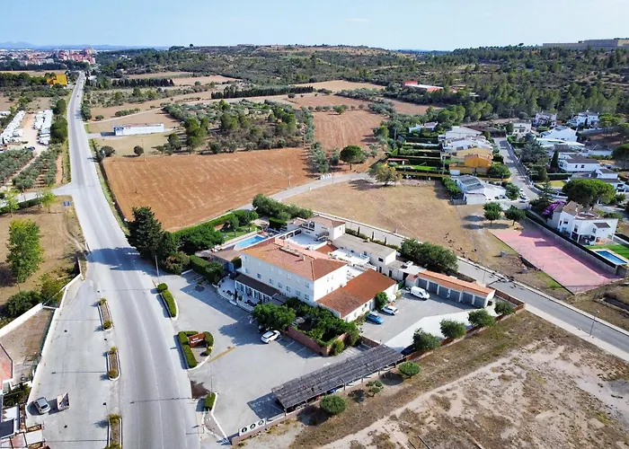 酒店 & Restaurant Figueres Parc 2*
